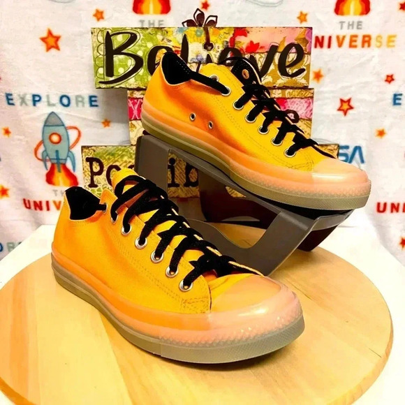 CONVERSE CTAS OX ORANGE 🍊 PALE - Picture 1 of 11
